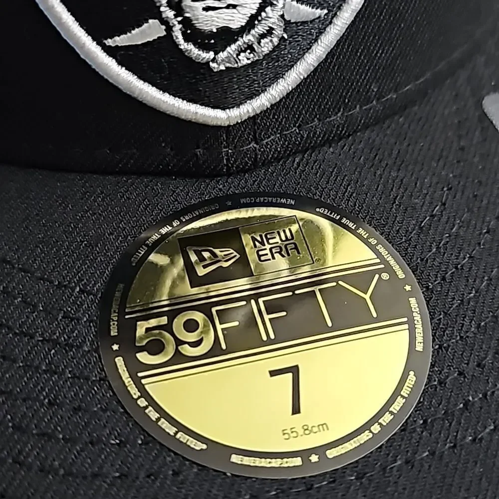 Las Vegas Raiders New Era Cloud Icons Fitted Hat 59FIFTY 7 Black Silver NFL Cap